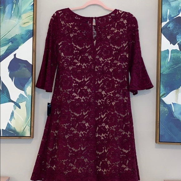 NWT Gabby Skye Size 6 Burgundy Lace Bell Sleeves Dress - Picture 7 of 7